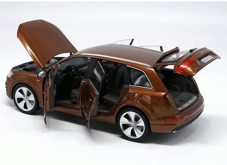 [Minichamps] 1:18 Audi 2015 Q7 Brown Model Car Die-Cast