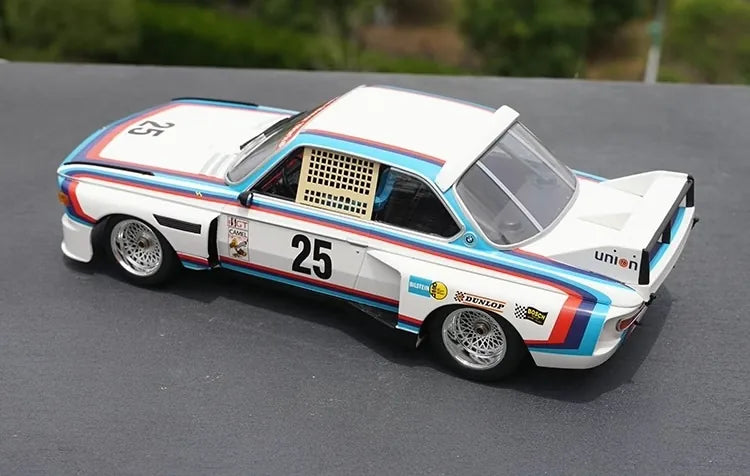 [Minichamps] 1:18 BMW 1975 3.0 CSL #25 Model Car Resin / Closed Body