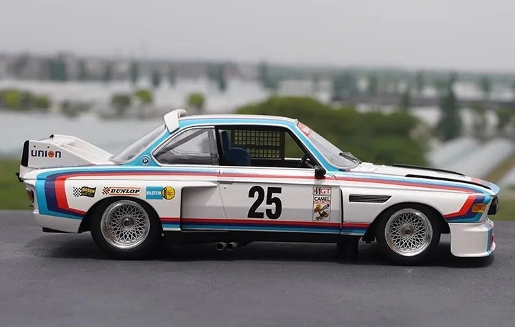 [Minichamps] 1:18 BMW 1975 3.0 CSL #25 Model Car Resin / Closed Body