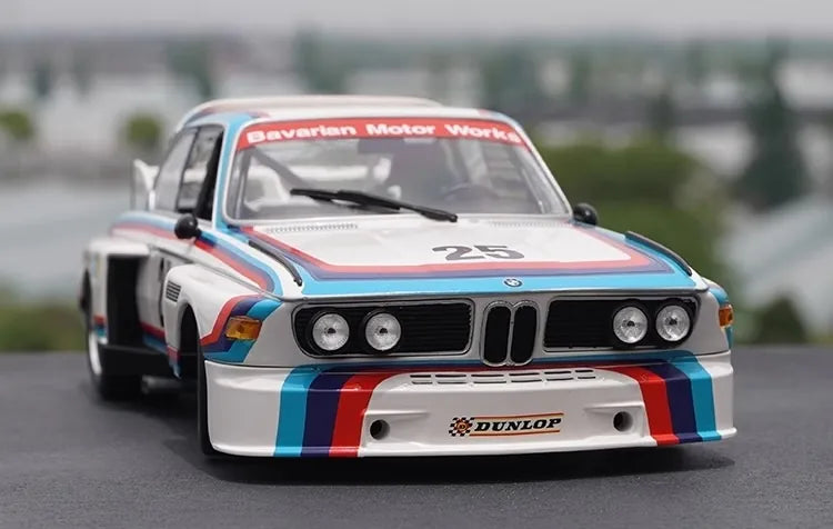 [Minichamps] 1:18 BMW 1975 3.0 CSL #25 Model Car Resin / Closed Body
