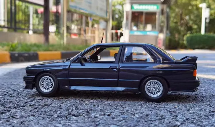 [Minichamps] 1:18 BMW 1987 E30 M3 Black Model Car Die-Cast