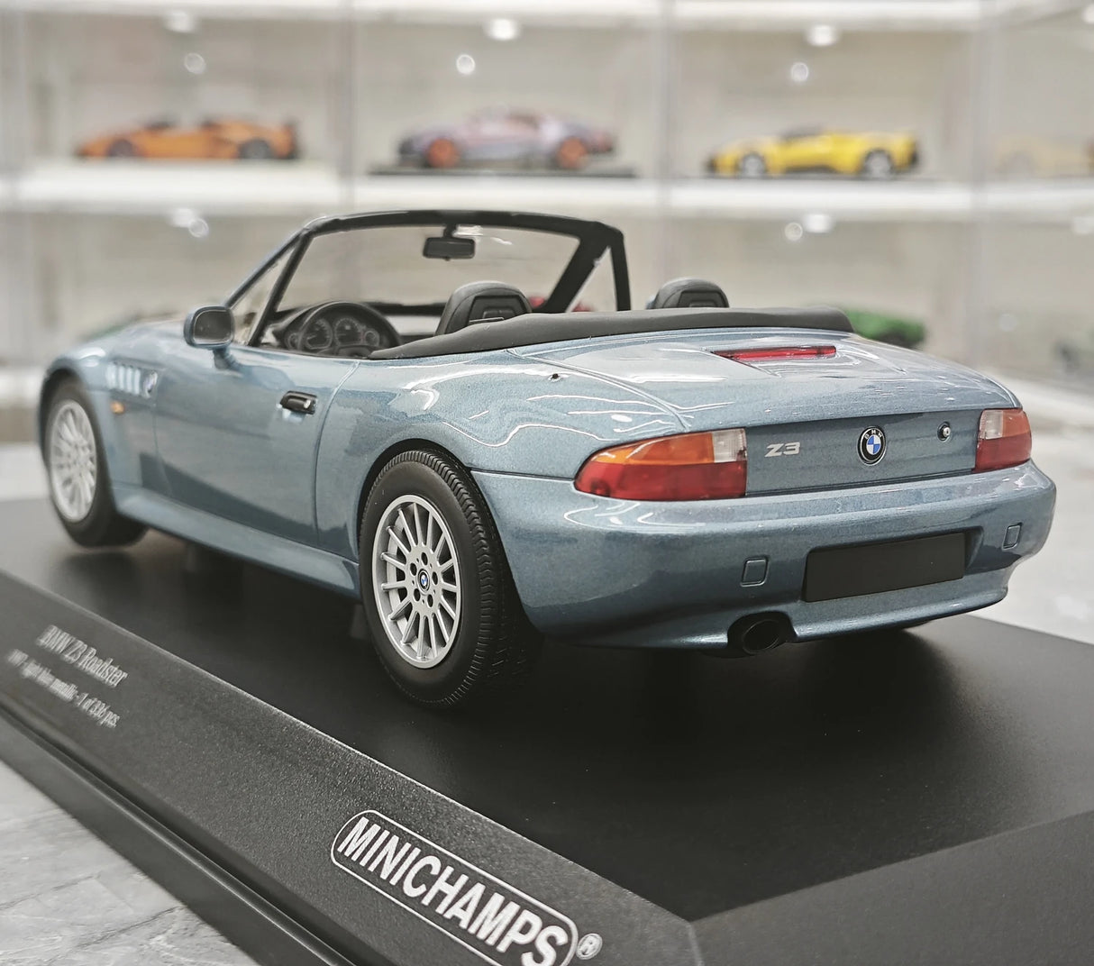 Minichamps BMW 1997 Z3 Roadster بلو 1:18 – نموذج راتنج قابل للجمع
