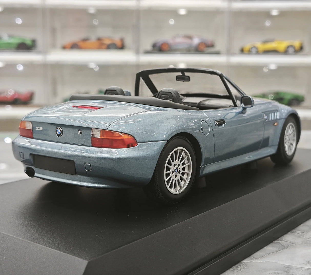 Minichamps BMW 1997 Z3 Roadster بلو 1:18 – نموذج راتنج قابل للجمع