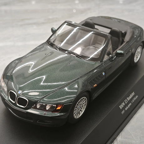 Minichamps BMW 1997 Z3 Roadster 1:18 الأخضر – نموذج راتنج قابل للجمع