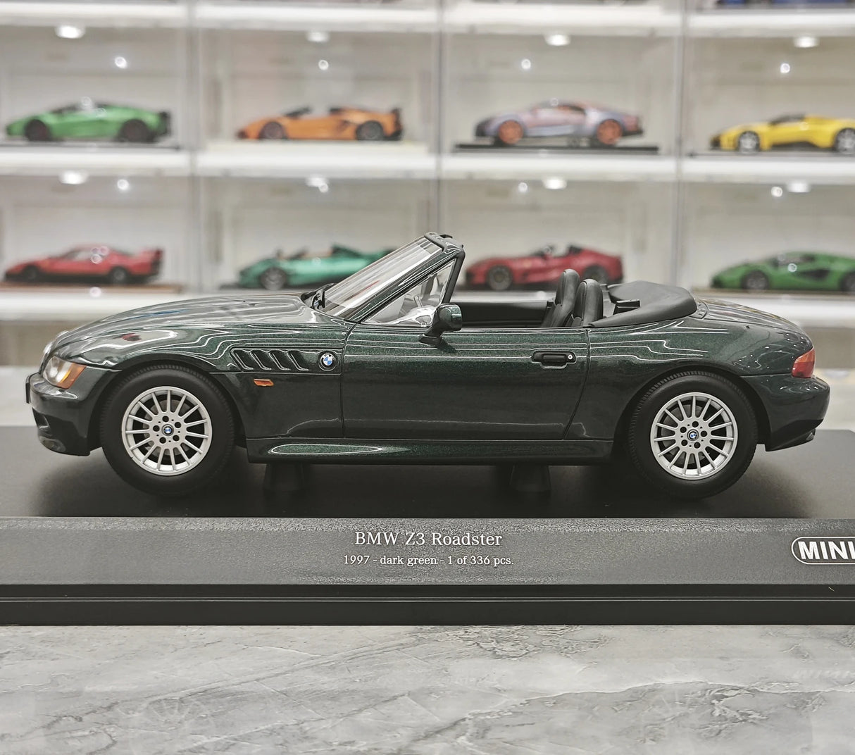 Minichamps BMW 1997 Z3 Roadster 1:18 الأخضر – نموذج راتنج قابل للجمع