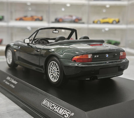 Minichamps BMW 1997 Z3 Roadster 1:18 الأخضر – نموذج راتنج قابل للجمع