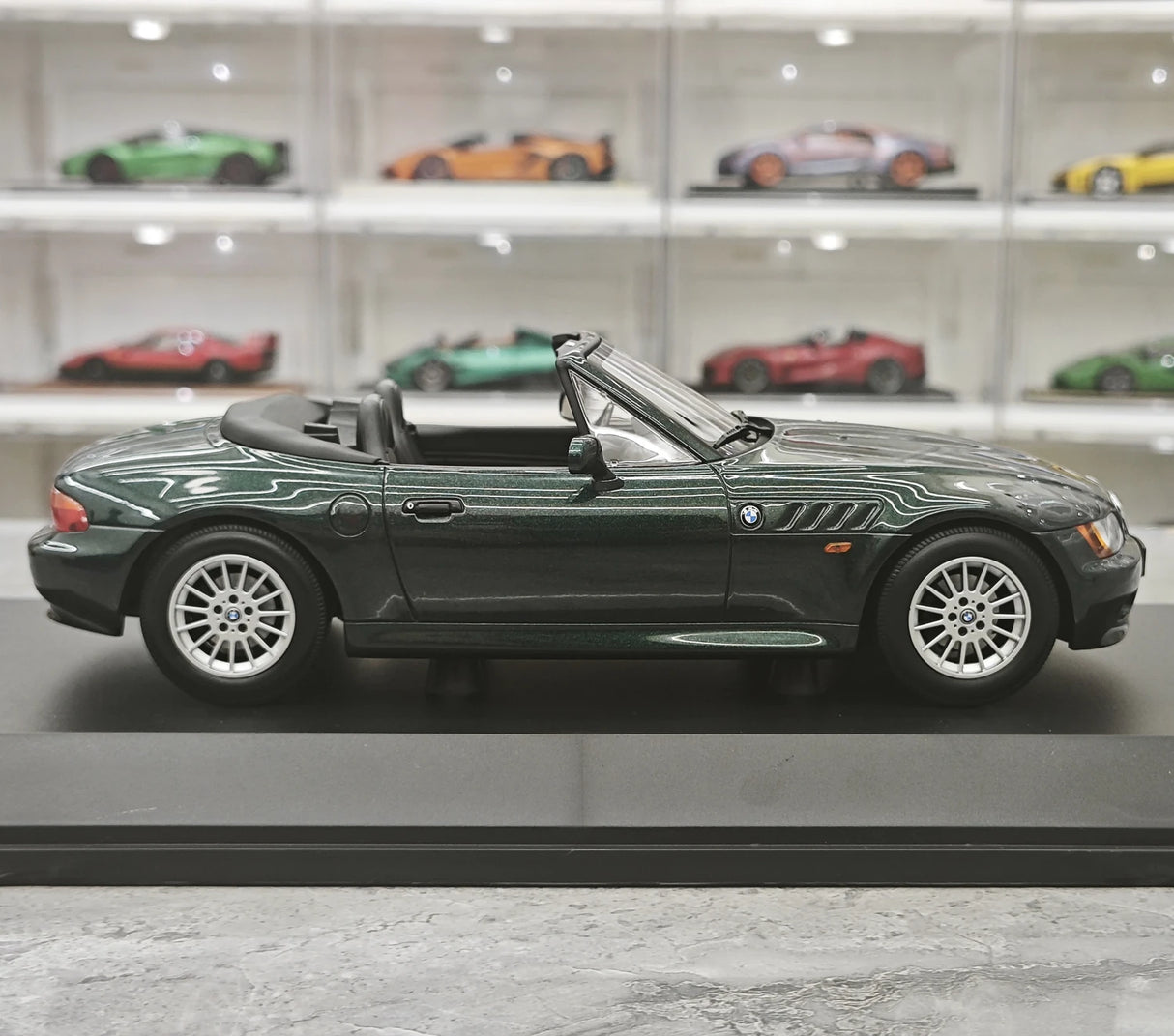 Minichamps BMW 1997 Z3 Roadster 1:18 الأخضر – نموذج راتنج قابل للجمع
