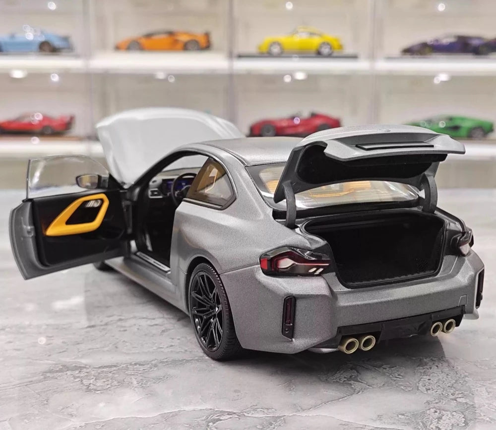 [Minichamps] 1:18 BMW 2023 G87 M2 grigio modellino di auto Die-Cast