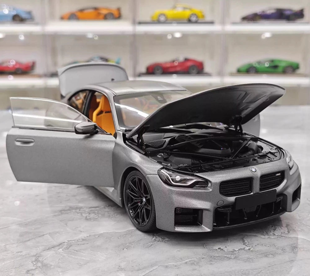 [Minichamps] 1:18 BMW 2023 G87 M2 grigio modellino di auto Die-Cast