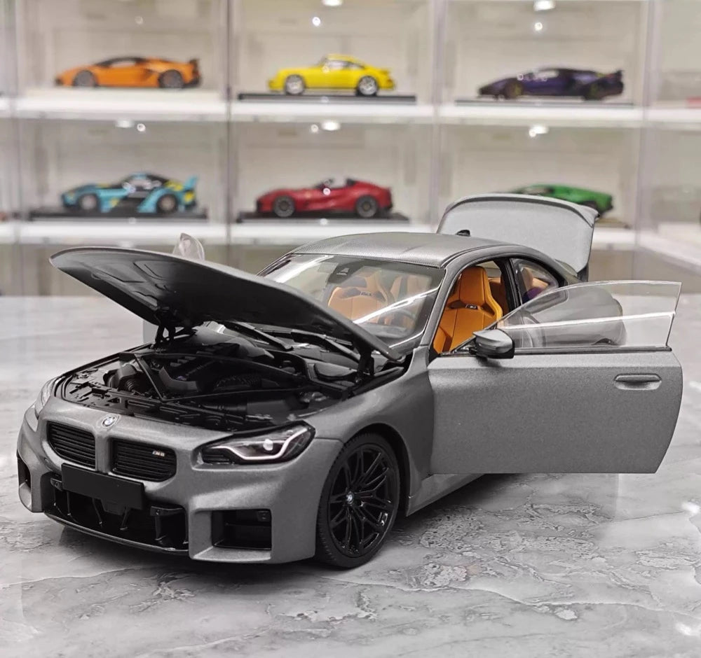 [Minichamps] 1:18 BMW 2023 G87 M2 grigio modellino di auto Die-Cast