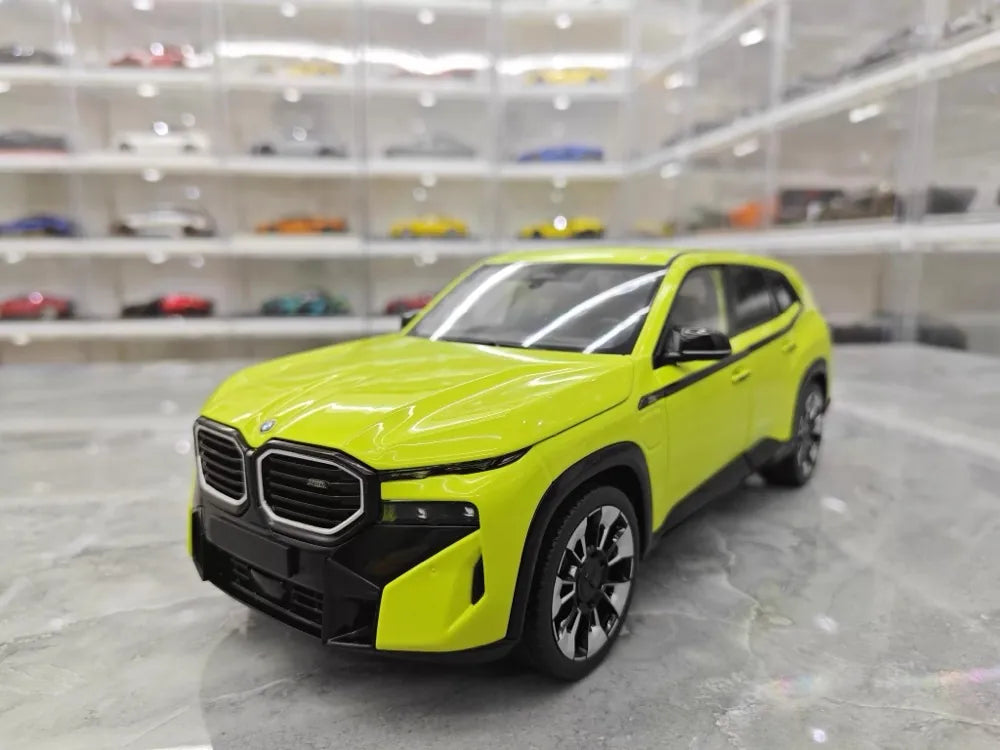 [Minichamps] 1:18 BMW 2023 XM Green Model Car Die-Cast