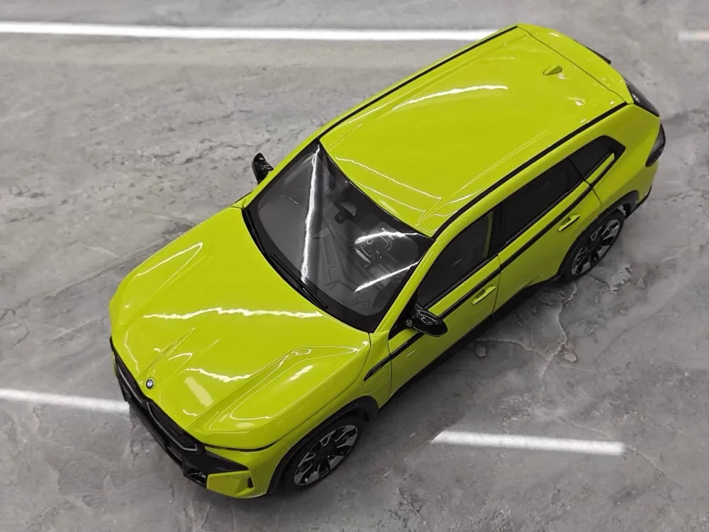 [Minichamps] 1:18 BMW 2023 XM Green Model Car Die-Cast