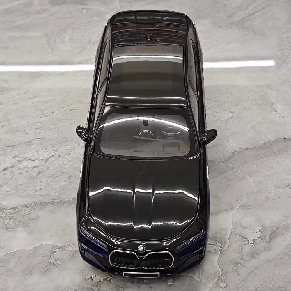 [Minichamps] 1:18 BMW 2024 G70 i7 nero modellino di auto Die-Cast