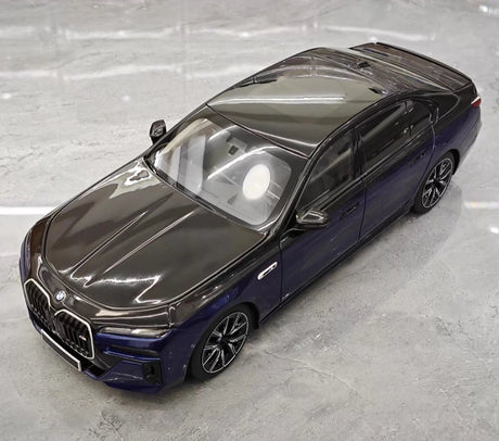 [Minichamps] 1:18 BMW 2024 G70 i7 musta pienoismalli Die-Cast