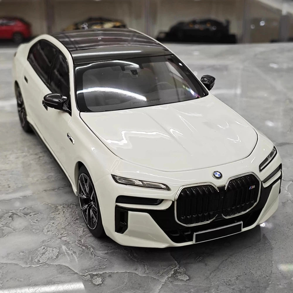 [Minichamps] 1:18 BMW 2024 G70 i7 White Model Car Die-Cast