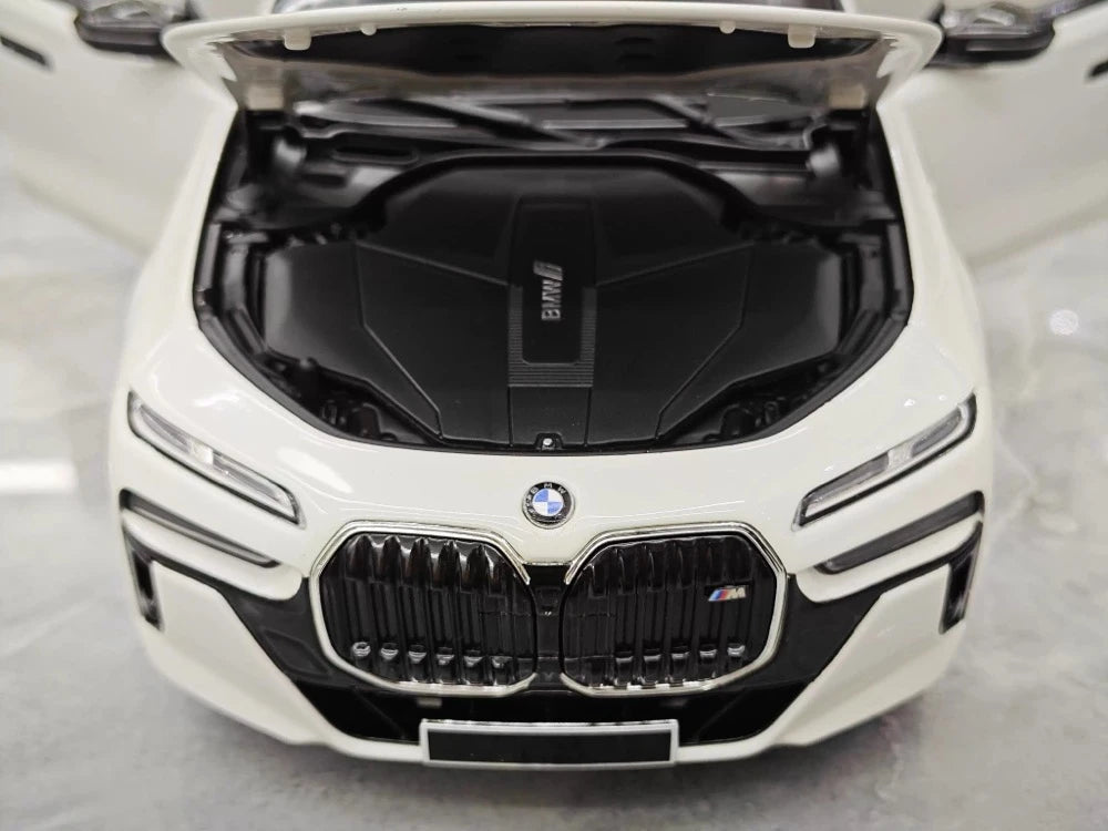 [Minichamps] 1:18 BMW 2024 G70 i7 White Model Car Die-Cast