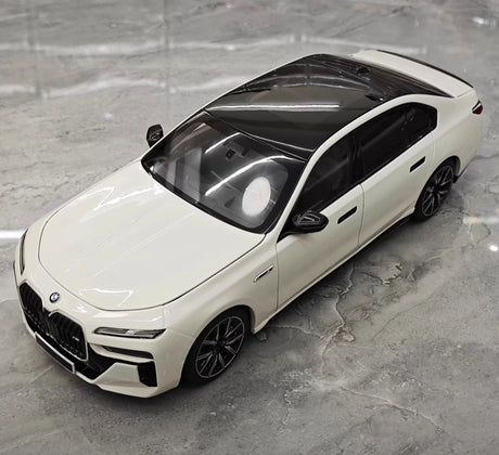 [Minichamps] 1:18 BMW 2024 G70 i7 valkoinen pienoismalli Die-Cast