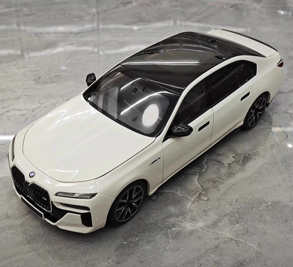 [Minichamps] 1:18 BMW 2024 G70 i7 White Model Car Die-Cast