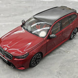 Minichamps BMW 2024 M5 Touring G99 Rojo Oscuro Metálico 1:18 – Resina de Modelo de Resina de Colección
