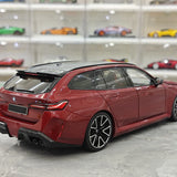 Minichamps BMW 2024 M5 Touring G99 Rojo Oscuro Metálico 1:18 – Resina de Modelo de Resina de Colección
