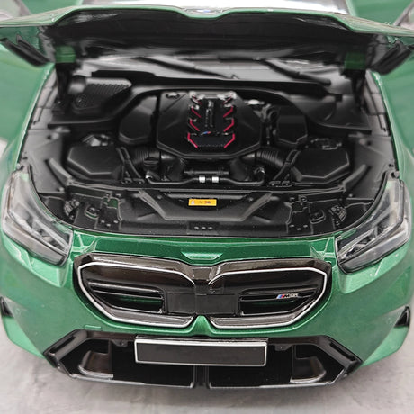 Minichamps BMW 2024 M5 Touring G99 Green Metallic 1:18 – Resina da collezione per modelli in resina