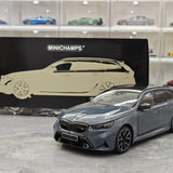 Minichamps BMW 2024 M5 Touring G99 Grey Metallic 1:18 – Verzamelbare resin modelresin resin