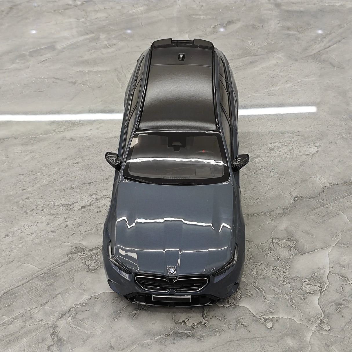 Minichamps BMW 2024 M5 Touring G99 Grey Metallic 1:18 – Verzamelbare resin modelresin resin