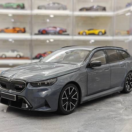 Minichamps BMW 2024 M5 Touring G99 Grigio Metallico 1:18 – Resina modello in resina collezionabile