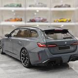 Minichamps BMW 2024 M5 Touring G99 Grey Metallic 1:18 – Verzamelbare resin modelresin resin