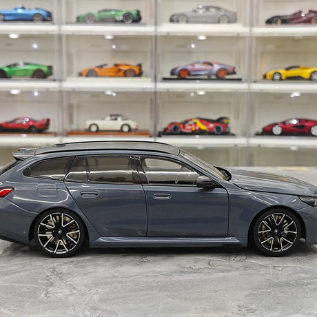 Minichamps BMW 2024 M5 Touring G99 Grigio Metallico 1:18 – Resina modello in resina collezionabile