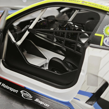 BMW 2025 M4 GT3 Team WRT #46 1:18 12H modello da collezione Bathurst in metallo pressofuso di Minichamps - vista 12