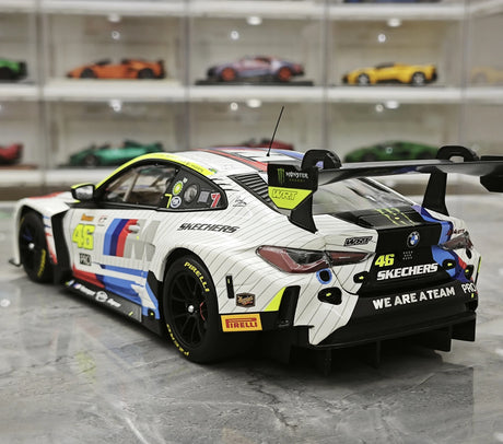 BMW 2025 M4 GT3 Team WRT #46 1:18 12H modello da collezione Bathurst in metallo pressofuso di Minichamps - vista 6