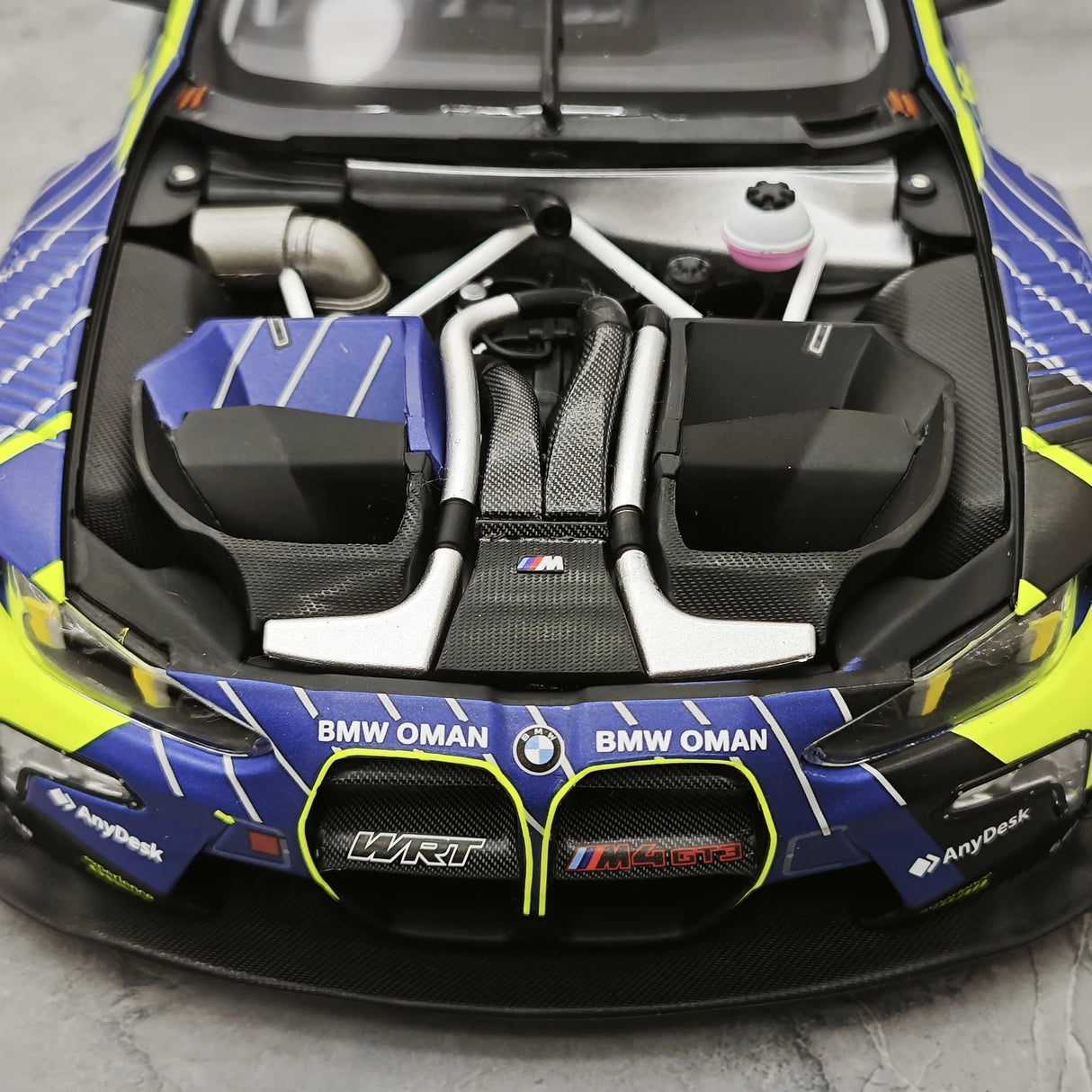 BMW 2025 M4 GT3 EVO Team WRT #46 1:18 modello da collezione Qatar pressofuso di 1812 km di Minichamps - vista 11