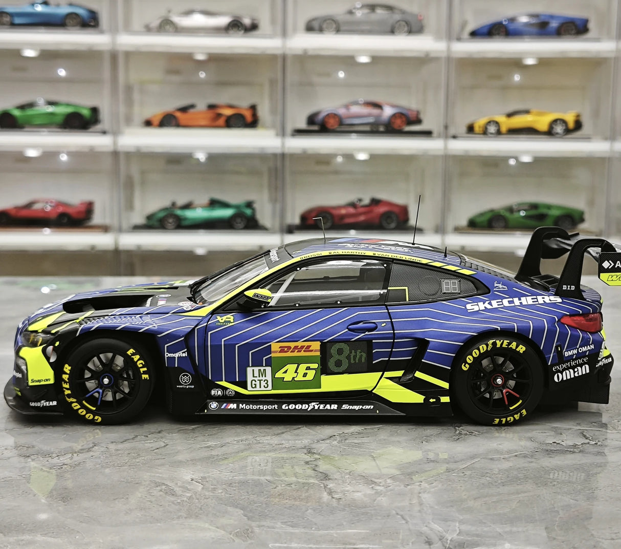 BMW 2025 M4 GT3 EVO Team WRT #46 1:18 modello da collezione Qatar in metallo pressofuso di 1812 km di Minichamps - vista 5