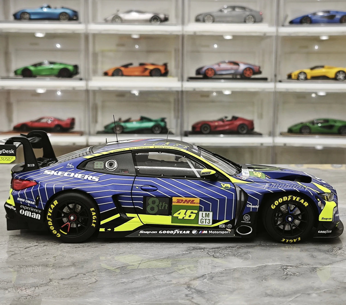 BMW 2025 M4 GT3 EVO Team WRT #46 1:18 modello da collezione Qatar pressofuso di 1812 km di Minichamps - vista 9
