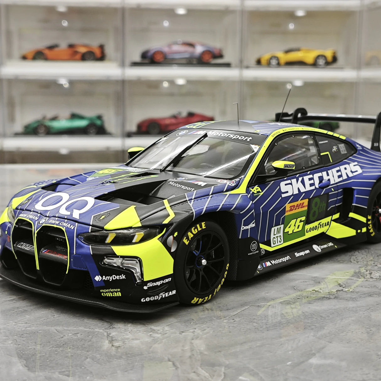 BMW 2025 M4 GT3 EVO Team WRT #46 1:18 Pole Position 6H modello da collezione Imola in metallo pressofuso di Minichamps - vista 3