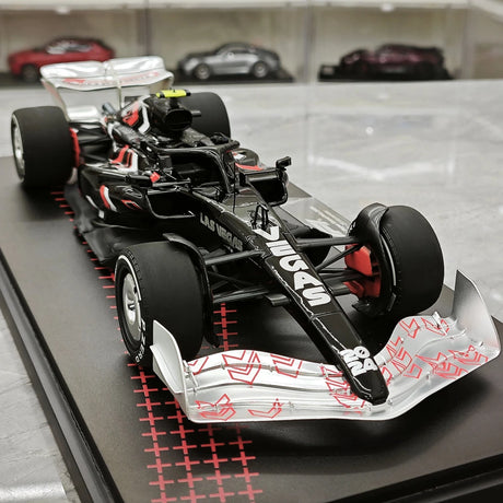 Minichamps Formel 1 2024 Las Vegas GP Show Car 1:18 – Sammelobjekt-Resin-Modell F1 Modellauto