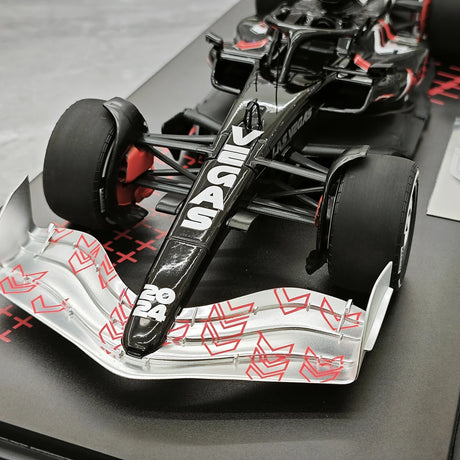 Minichamps Formel 1 2024 Las Vegas GP Show Car 1:18 – Sammelobjekt-Resin-Modell F1 Modellauto