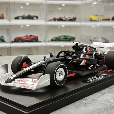 Minichamps Formel 1 2024 Las Vegas GP Show Car 1:18 – Sammelobjekt-Resin-Modell F1 Modellauto