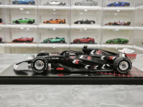 Minichamps Formel 1 2024 Las Vegas GP Show Car 1:18 – Sammelobjekt-Resin-Modell F1 Modellauto