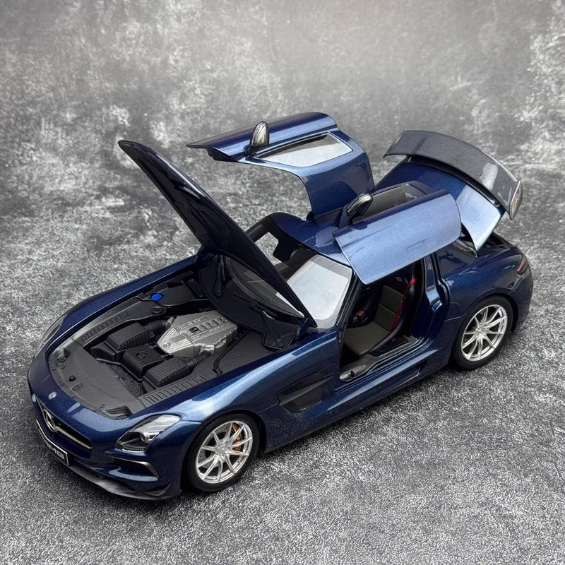 [Minichamps] 1:18 Mercedes-AMG 2013 SLS Black Series Blue Model Car Die-Cast