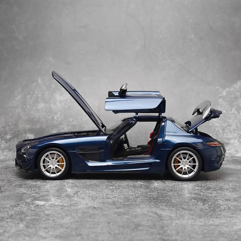 [Minichamps] 1:18 Mercedes-AMG 2013 SLS Black Series Blue Model Car Die-Cast