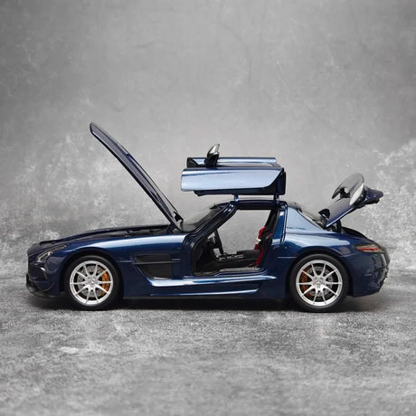 [Minichamps] 1:18 Mercedes-AMG 2013 SLS Black Series Blue Model Car Die-Cast
