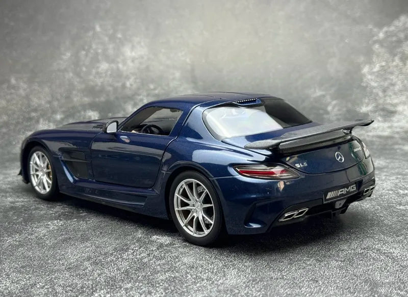 [Minichamps] 1:18 Mercedes-AMG 2013 SLS Black Series Blue Model Car Die-Cast