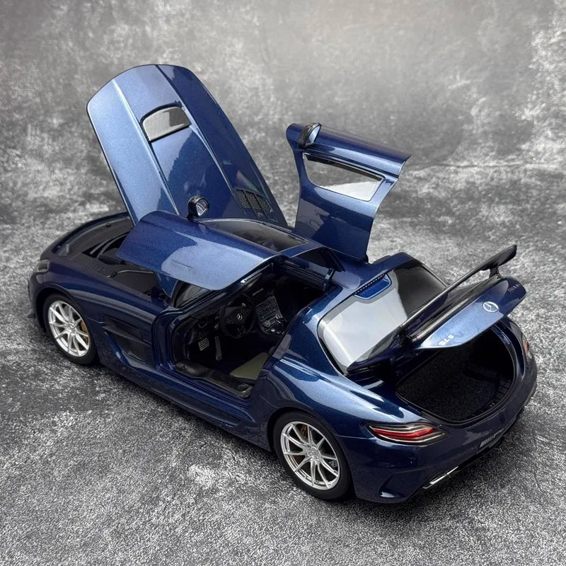 [Minichamps] 1:18 Mercedes-AMG 2013 SLS Black Series Blue Model Car Die-Cast