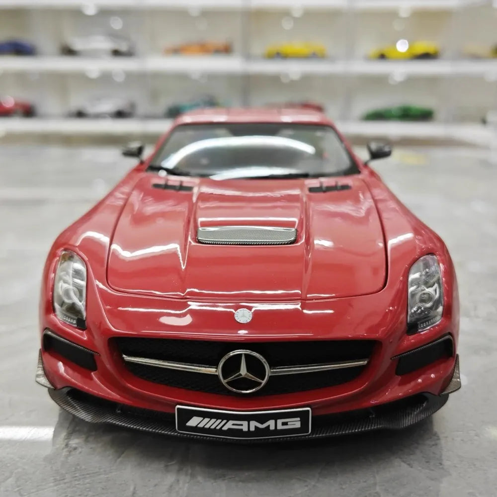 [Minichamps] 1:18 Mercedes-AMG 2013 SLS Black Series Red Model Car Die-Cast