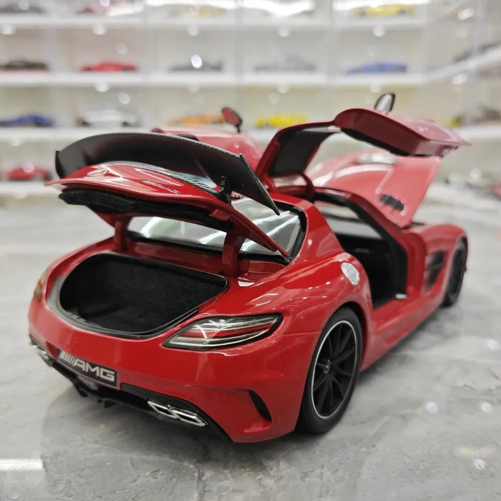 [Minichamps] 1:18 Mercedes-AMG 2013 SLS Black Series Red Model Car Die-Cast