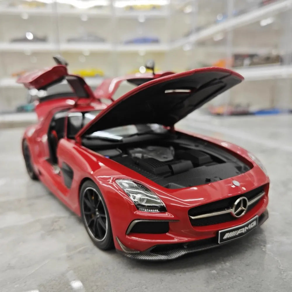 [Minichamps] 1:18 Mercedes-AMG 2013 SLS Black Series Red Model Car Die-Cast