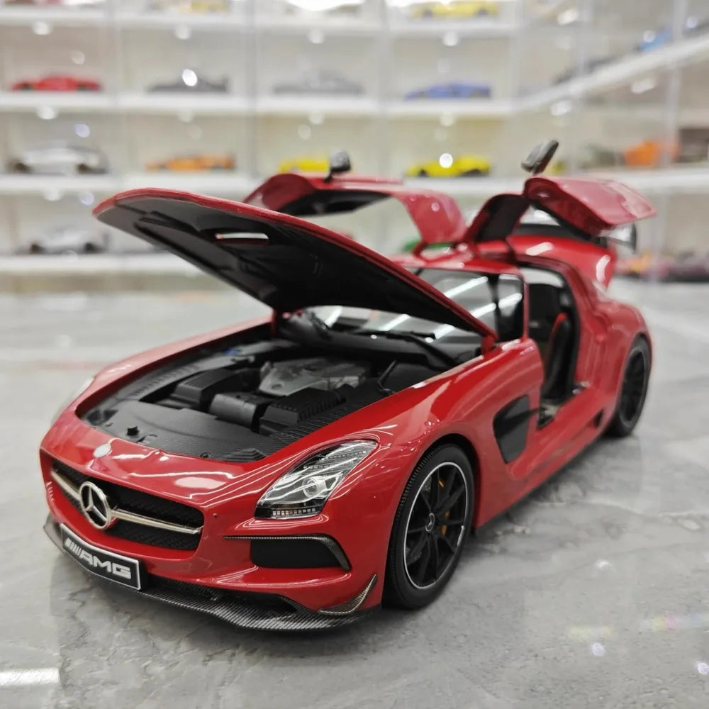 [Minichamps] 1:18 Mercedes-AMG 2013 SLS Black Series Red Model Car Die-Cast