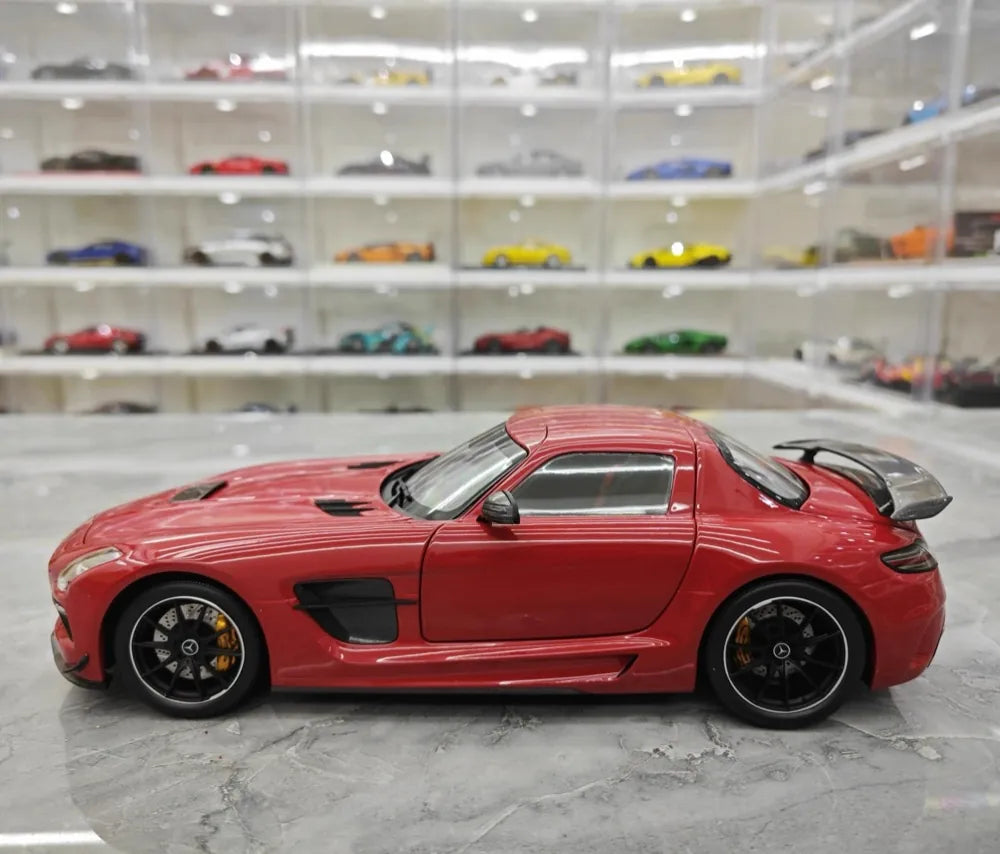 [Minichamps] 1:18 Mercedes-AMG 2013 SLS Black Series Red Model Car Die-Cast